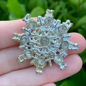 Vintage Silver Snowflake Brooch/Pin Rhinestones